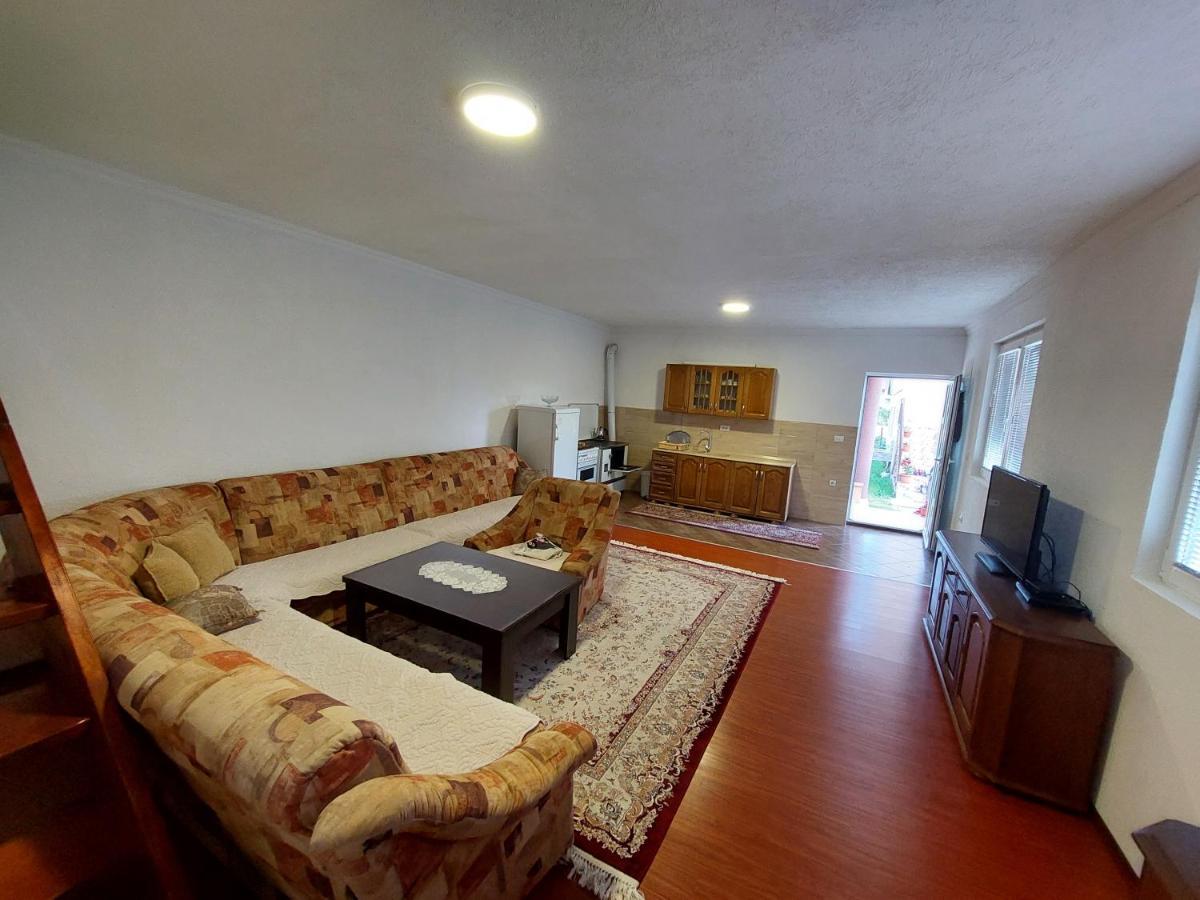 Sara Apartments Πλαβ Εξωτερικό φωτογραφία