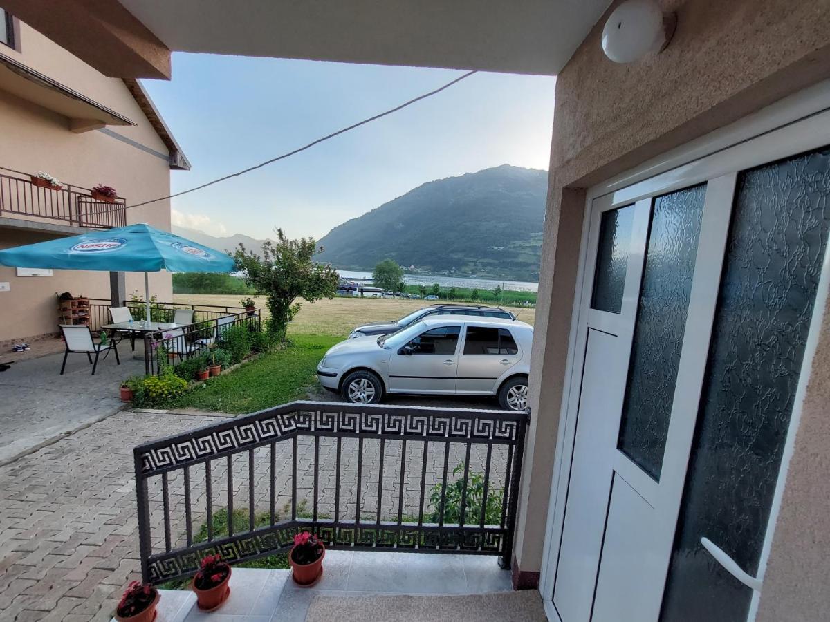 Sara Apartments Πλαβ Εξωτερικό φωτογραφία